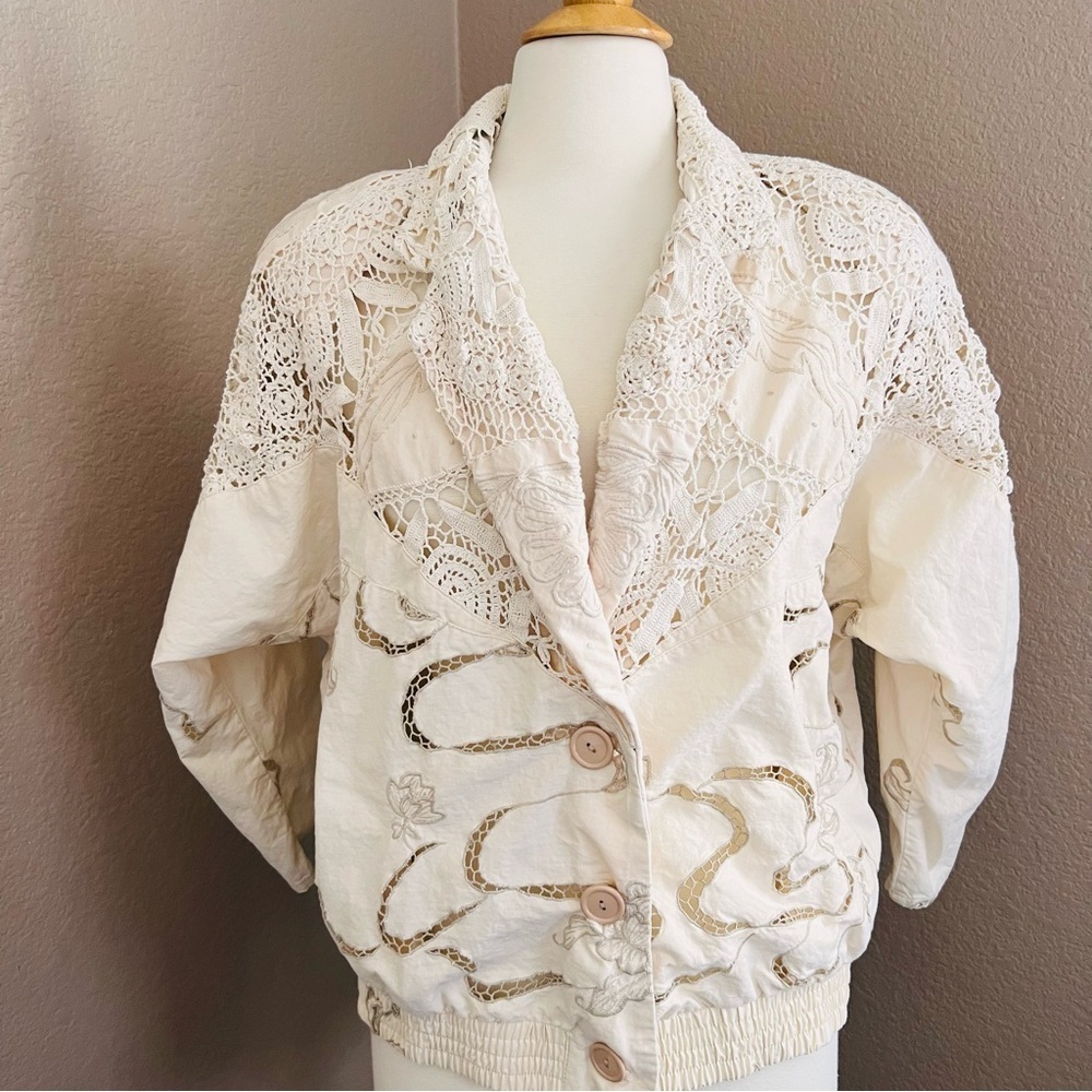 Elegant Cream Lace Women's Jacket